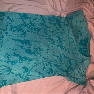 lululemon swiftly tech tee size 6! RARE